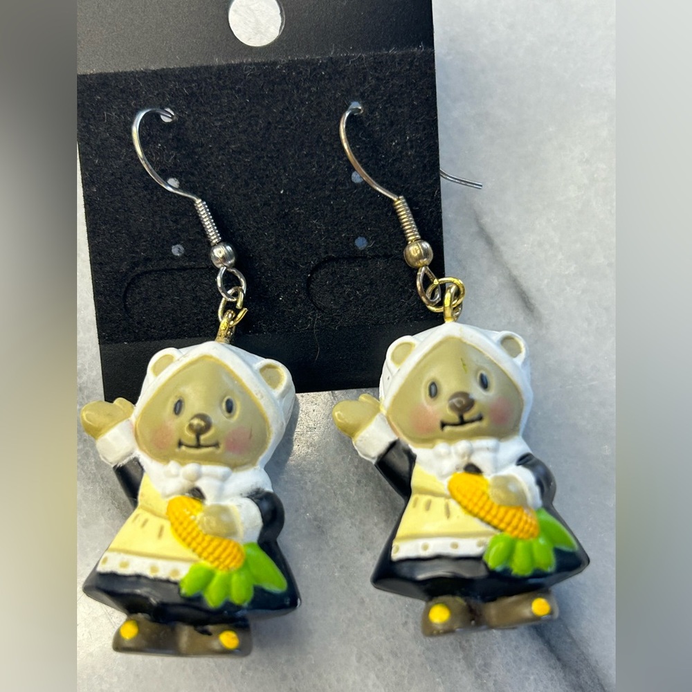 Thanksgiving Bear Pilgrim Earrings holding Corn